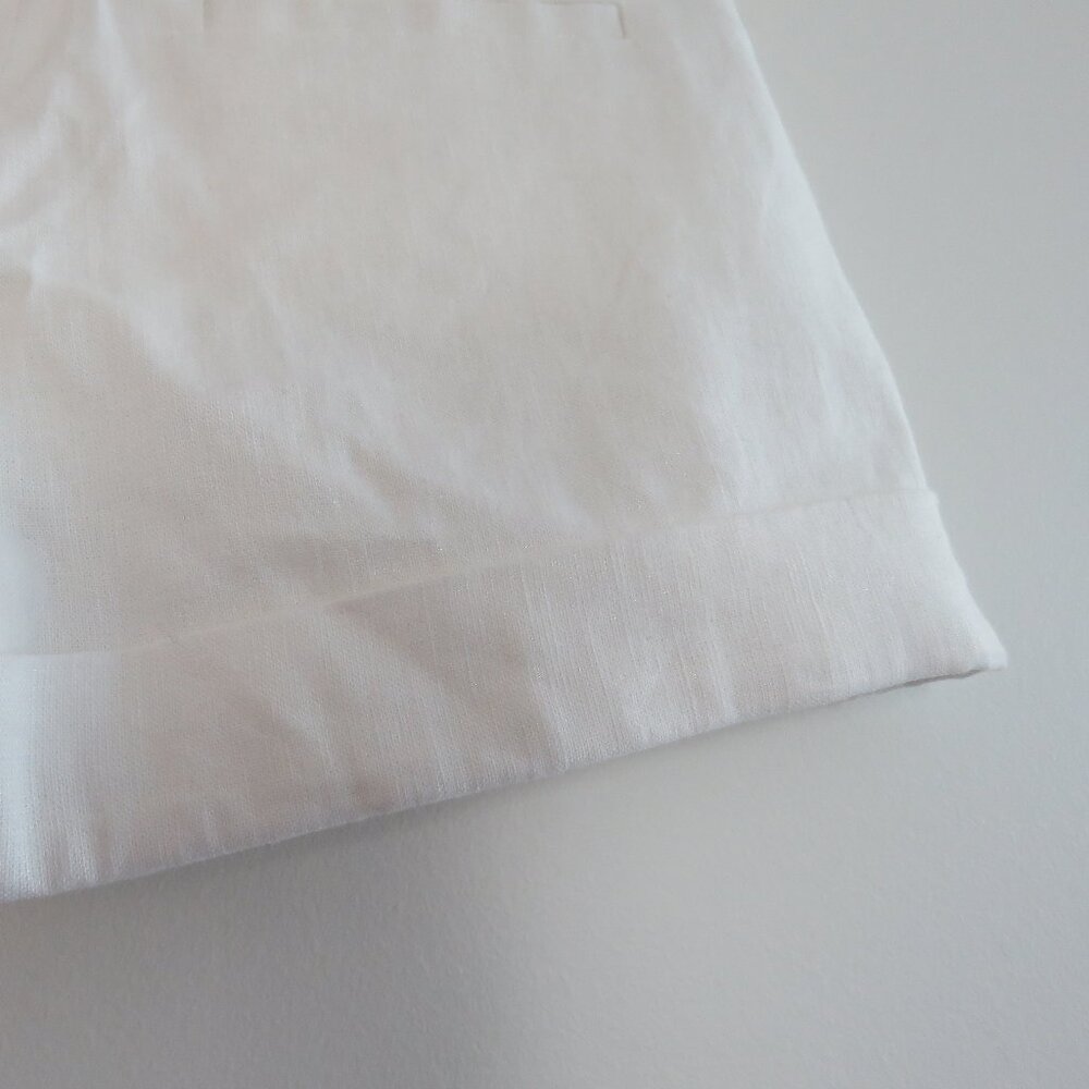 ALICE + OLIVIA Cady Metallic White Linen Blend Cuff Shorts - Size 30 Inch Waist - Picture 12 of 13